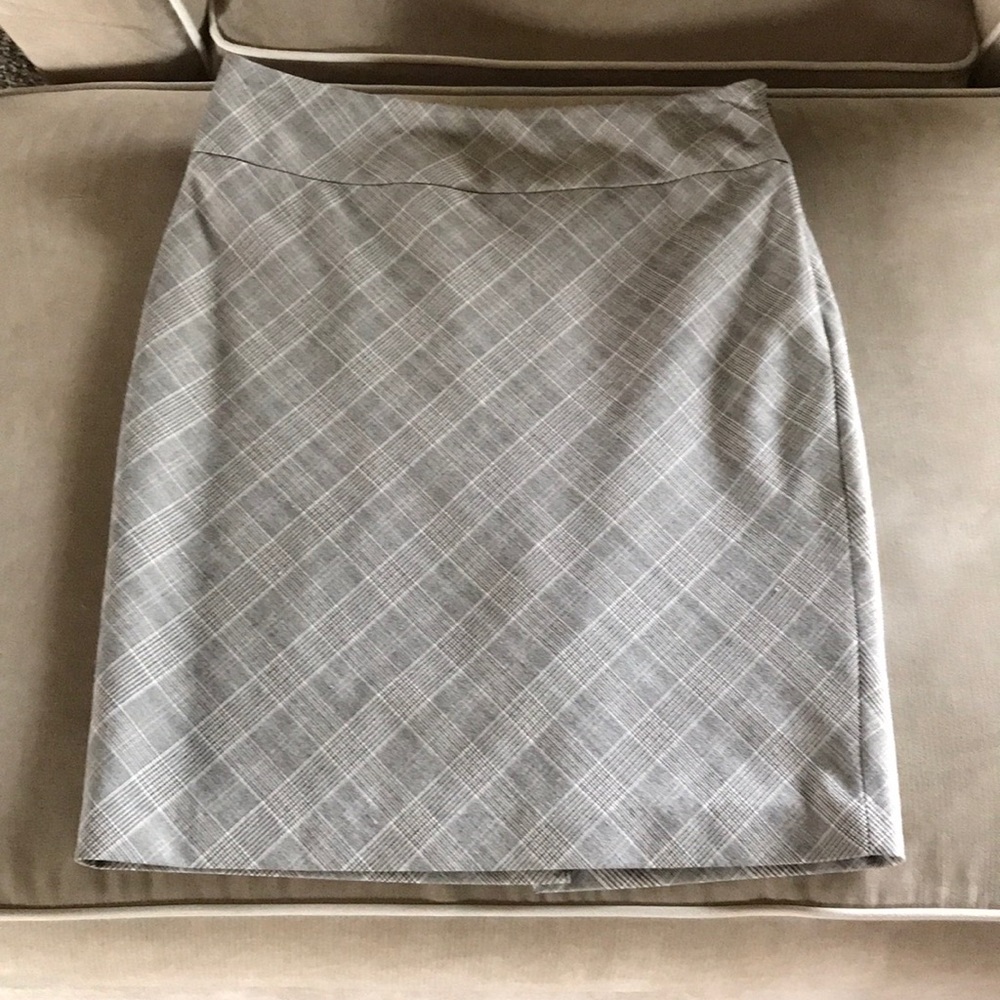 Limited skirt